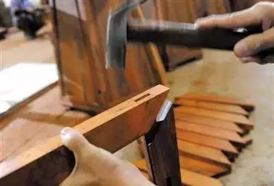 又有學生因室內(nèi)甲醛超標中毒？買什么家具才能讓人放心？