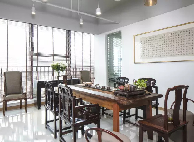 人文氣息與現(xiàn)代風(fēng)尚捏合在一起，綠色的辦公空間充滿藝術(shù)感！