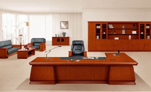 實木大班臺開裂褪色，怎么處理和預防？