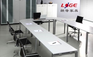 定制會(huì)議桌時(shí)我們需要注意哪些方面？